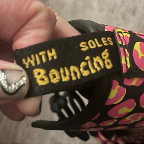 Dr. Martens Leopard Hydro Leather Lace Up Combat Boots Junior Size 3 - Picture 10 of 11